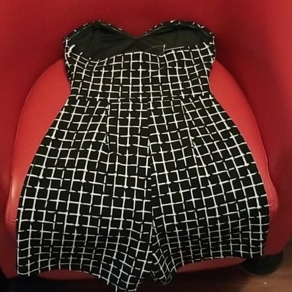 uk2la Strapless Shorts Romper - Picture 5 of 8